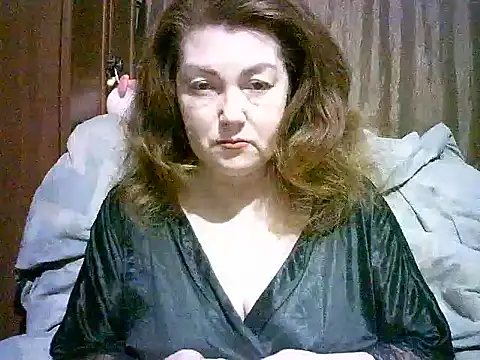 Snapshot of Russian_Lara chatting on February 15, 2026, 12:33 am Russian Lara online show from February 15, 2026, 12:33 am