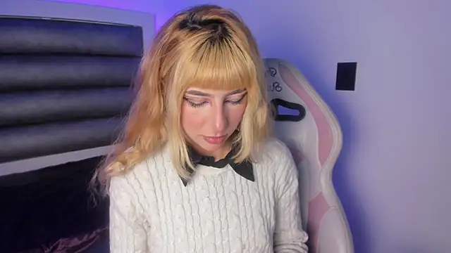 Snapshot of adhalee_js chatting on February 2, 2026, 7:35 pm adhalee js online show from February 2, 2026, 7:35 pm