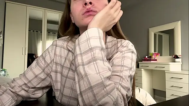 Snapshot of Iuckystar19 chatting on February 8, 2026, 2:37 pm Iuckystar19 online show from February 8, 2026, 2:37 pm