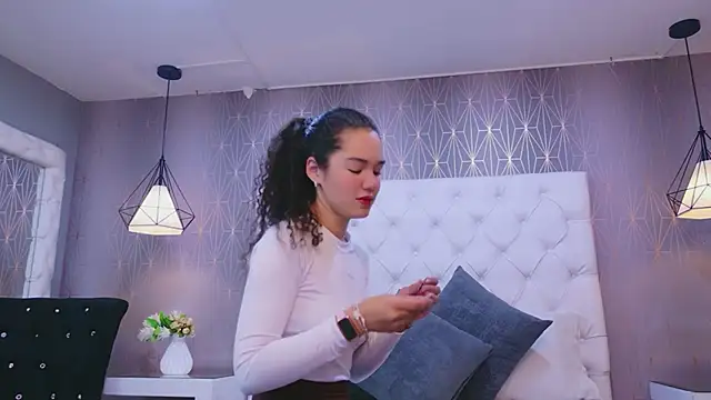 RoxanaAngel online show from February 8, 2026, 11:08 am