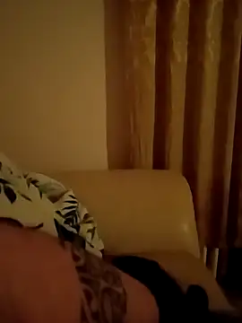 Snapshot of biondand chatting on February 14, 2026, 1:28 am biondand online show from February 14, 2026, 1:28 am