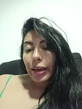 Snapshot of LizaLorini chatting on August 4, 2026, 1:43 am LizaLorini online show from August 4, 2026, 1:43 am