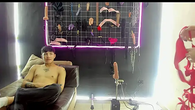 Slave Melany bdsm online show from May 29, 2026, 1:28 pm