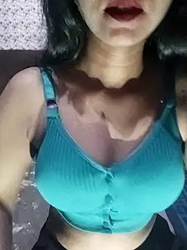 Snapshot of Ayesha_Khan1 chatting on April 16, 2026, 10:34 pm Ayesha Khan1 online show from April 16, 2026, 10:34 pm