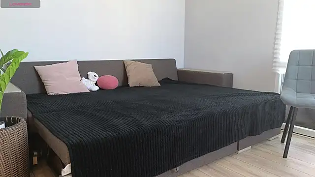 MillaKowal online show from March 20, 2026, 8:48 am