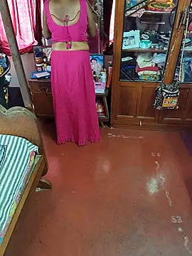 Snapshot of Little-Roshni chatting on February 18, 2026, 7:28 am Little-Roshni online show from February 18, 2026, 7:28 am