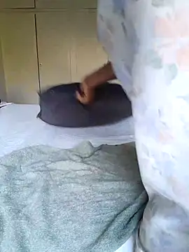 Snapshot of Barbieee1301 chatting on February 20, 2026, 5:37 am Barbieee1301 online show from February 20, 2026, 5:37 am