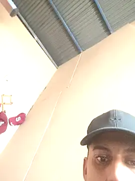 LUis3194 online show from June 12, 2026, 4:27 pm