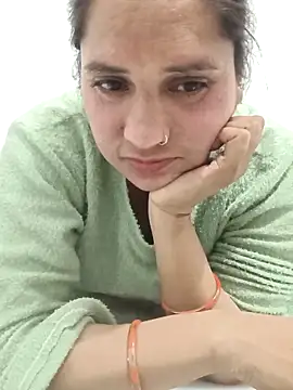 Snapshot of Cute-karisma1234 chatting on February 5, 2026, 5:31 pm Cute-karisma1234 online show from February 5, 2026, 5:31 pm