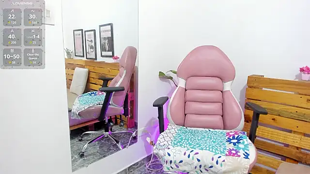 Naughty Vanessa  online show from March 6, 2026, 1:17 pm