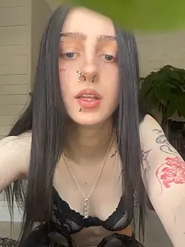 bellaxlauren online show from April 20, 2026, 9:56 am