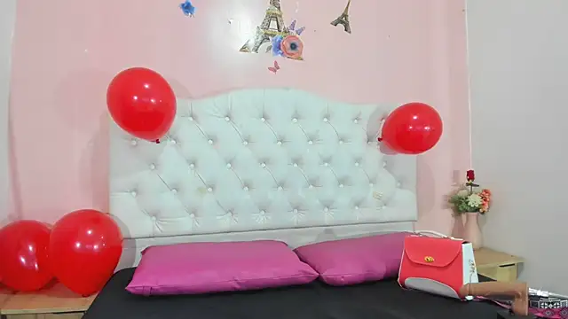 elianacollins23 online show from February 14, 2026, 4:02 am