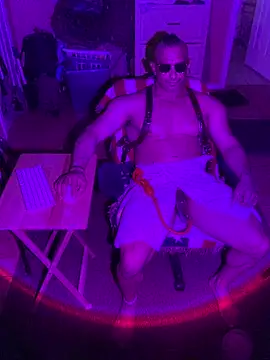 Snapshot of daddydonkey84 chatting on February 20, 2026, 5:37 am daddydonkey84 online show from February 20, 2026, 5:37 am