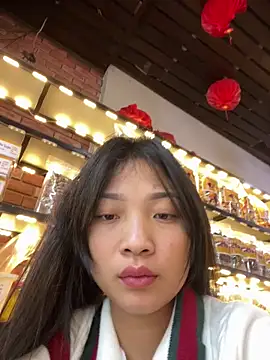 Lyn-be99 online show from March 27, 2026, 9:43 am