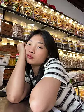 Lyn-be99 online show from March 28, 2026, 5:41 am