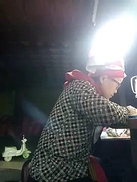 Snapshot of yoyosexy11 chatting on February 10, 2026, 11:59 pm yoyosexy11 online show from February 10, 2026, 11:59 pm