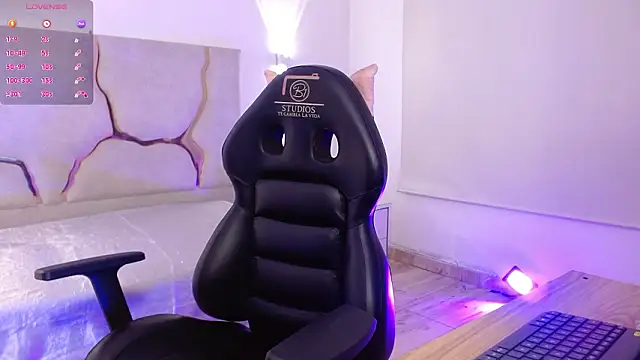 TINY TAY online show from March 7, 2026, 11:49 am