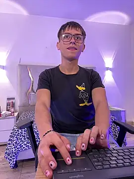 Snapshot of EVAN_TAY chatting on February 1, 2026, 3:16 am EVAN TAY online show from February 1, 2026, 3:16 am