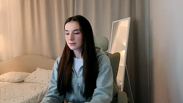 ssandralovin online show from February 15, 2026, 7:46 pm