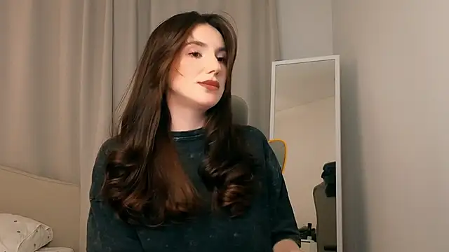 ssandralovin online show from April 16, 2026, 7:47 pm