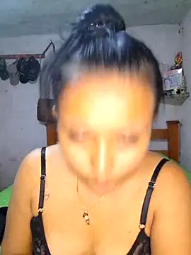 Snapshot of Daniela_Cruz_ chatting on March 15, 2026, 5:20 pm Daniela Cruz online show from March 15, 2026, 5:20 pm