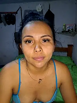 Snapshot of Daniela_Cruz_ chatting on April 14, 2026, 10:15 pm Daniela Cruz online show from April 14, 2026, 10:15 pm