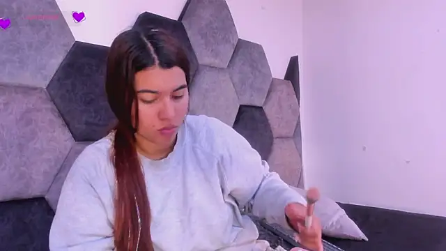 DulceJones online show from April 9, 2026, 8:26 pm