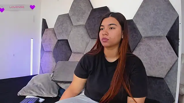 DulceJones online show from April 10, 2026, 8:38 pm