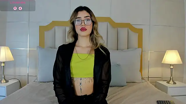 Crystal Rose   online show from March 11, 2026, 11:48 am