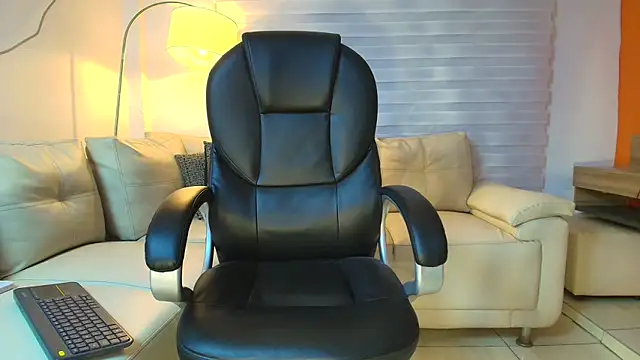 ricky spensar23cm  online show from April 9, 2026, 12:23 am