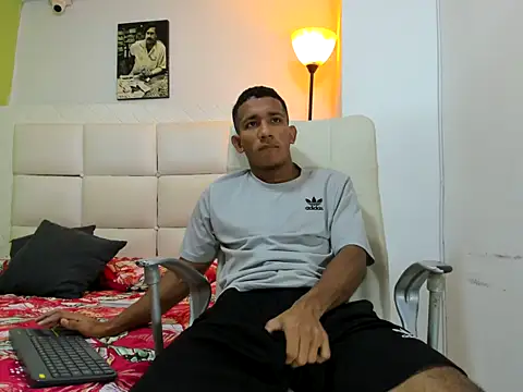 Snapshot of ricky_spensar23cm_ chatting on February 3, 2026, 2:00 am ricky spensar23cm online show from February 3, 2026, 2:00 am