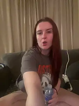 Snapshot of PoppySlut6999 chatting on February 14, 2026, 9:37 pm PoppySlut6999 online show from February 14, 2026, 9:37 pm