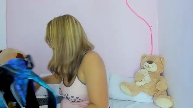 Kiikilove149 online show from February 12, 2026, 12:32 am