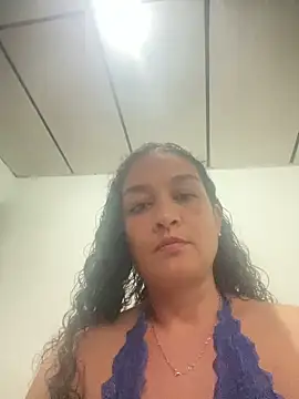 Rosalinda 77 online show from May 18, 2026, 9:41 pm