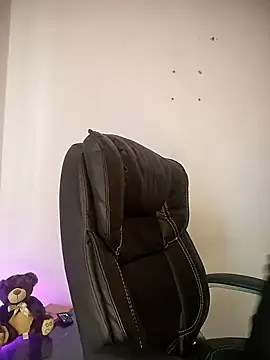  aish a online show from February 12, 2026, 10:20 pm