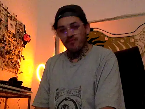 helloandi online show from April 19, 2026, 2:56 am