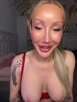 Allana29 online show from April 28, 2026, 8:02 pm