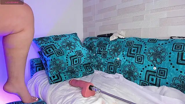 Julieta jane ss online show from February 2, 2026, 1:26 am