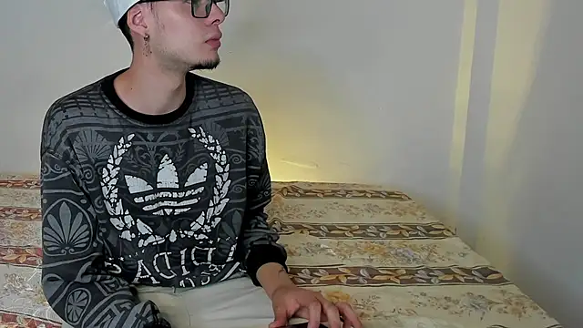 Snapshot of Vlad__night chatting on February 24, 2026, 3:18 am Vlad night online show from February 24, 2026, 3:18 am