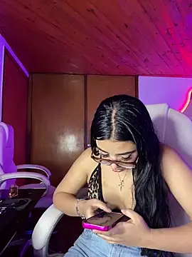 Violetta pinkk1 online show from February 27, 2026, 4:23 am