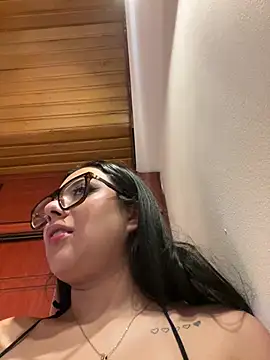 Violetta pinkk1 online show from February 18, 2026, 4:43 am