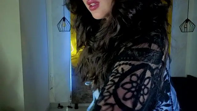 Luvienne online show from February 3, 2026, 7:41 pm