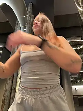 Snapshot of KishaMur chatting on February 12, 2026, 4:01 am KishaMur online show from February 12, 2026, 4:01 am