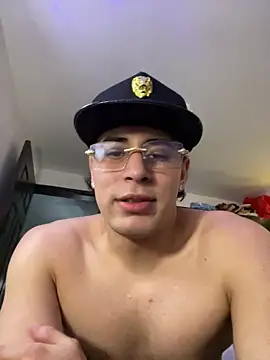 Maximuz1920 online show from April 5, 2026, 8:59 pm