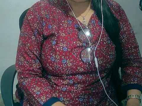 Cute Aliyaa online show from March 15, 2026, 9:38 am