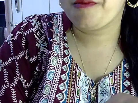 Snapshot of Cute_Aliyaa chatting on June 20, 2026, 12:54 pm Cute Aliyaa online show from June 20, 2026, 12:54 pm