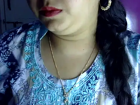 Snapshot of Cute_Aliyaa chatting on July 4, 2026, 1:48 pm Cute Aliyaa online show from July 4, 2026, 1:48 pm