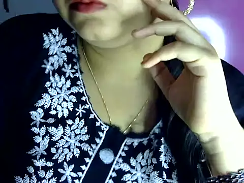 Snapshot of Cute_Aliyaa chatting on June 30, 2026, 1:55 pm Cute Aliyaa online show from June 30, 2026, 1:55 pm