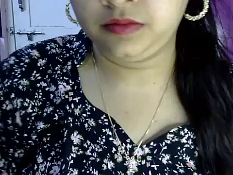 Snapshot of Cute_Aliyaa chatting on June 23, 2026, 1:20 pm Cute Aliyaa online show from June 23, 2026, 1:20 pm