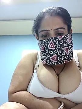 diyam4002 online show from February 10, 2026, 9:30 am